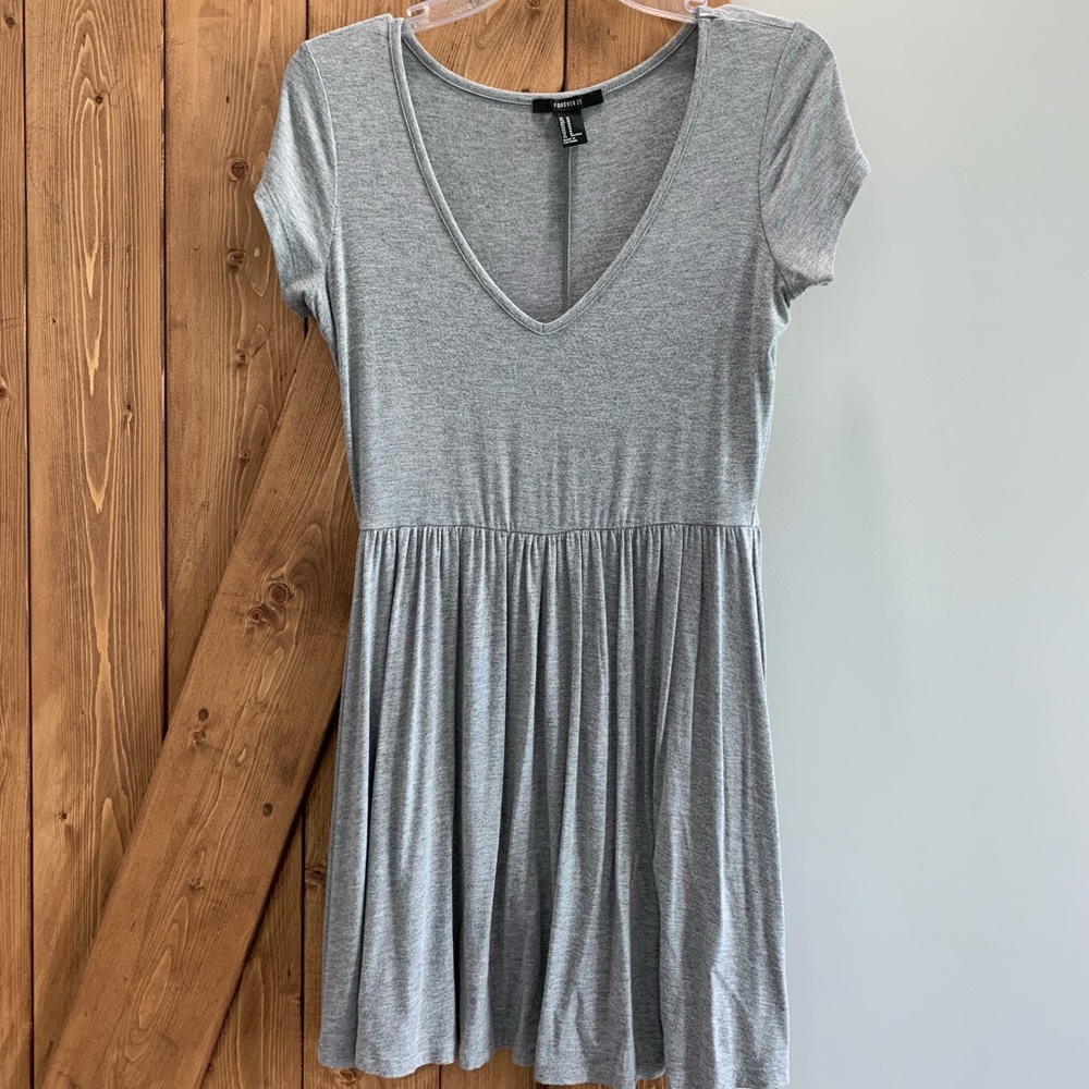 Cute v-neck baby doll dress